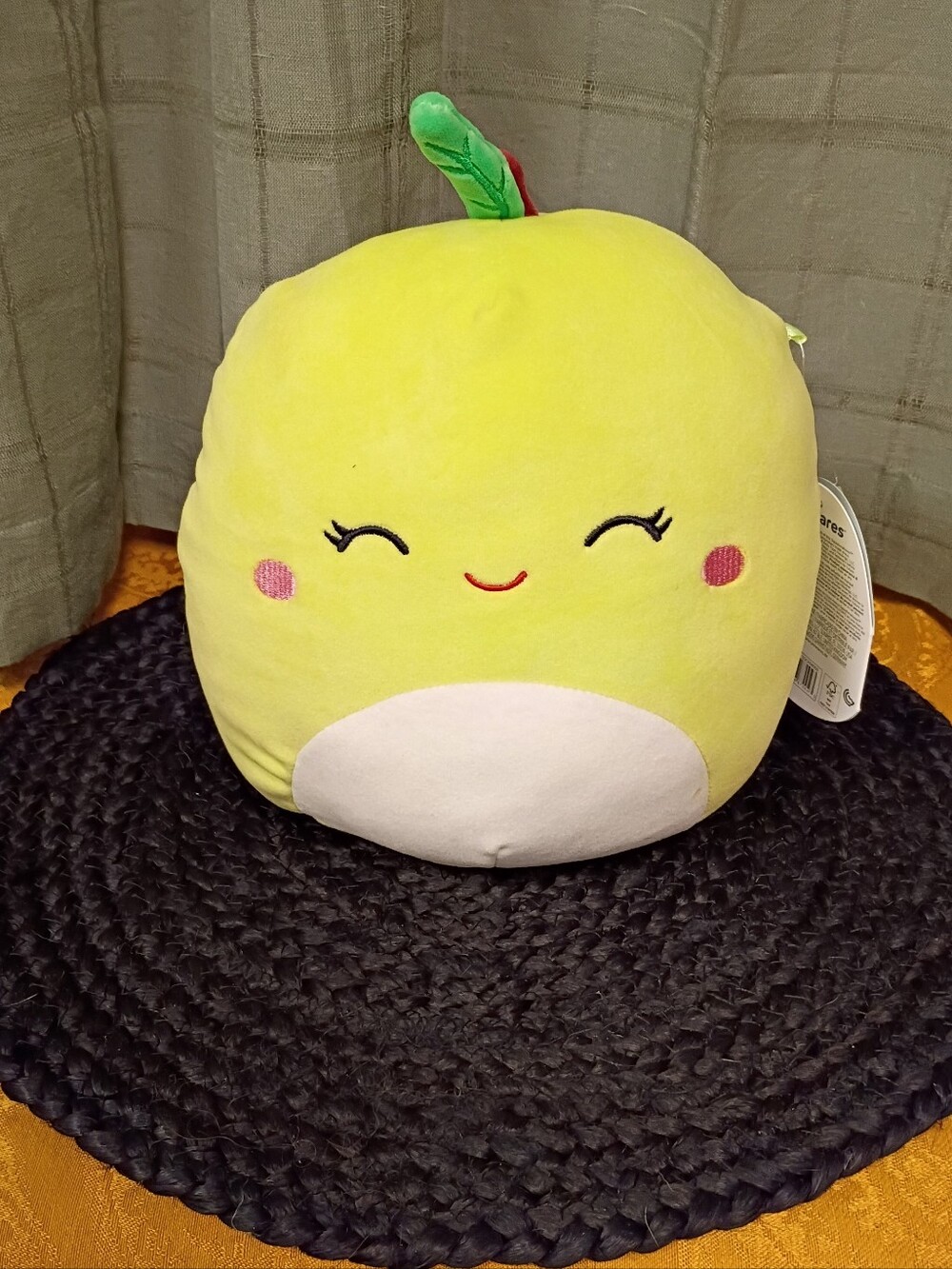 NWT 2024 Original Squishmallow Ashley (Closed Eyes) The Apple Size 8" Gg